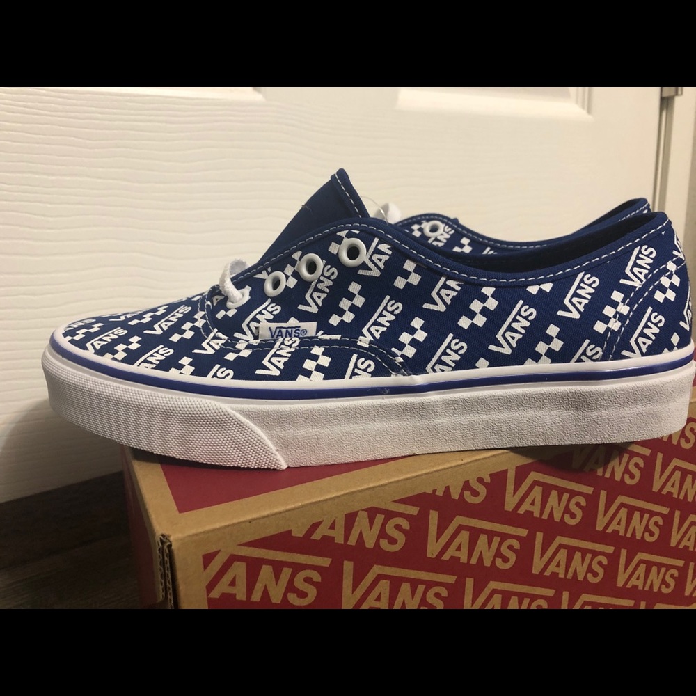 Vans - Picture 3 of 4